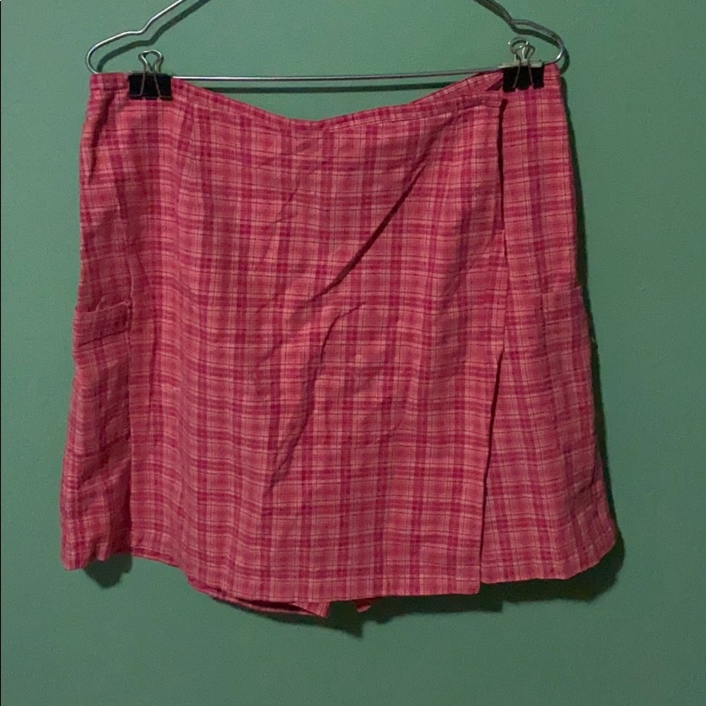 Cherokee size 12 short/skirt